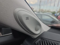 met. punainen Toyota Highlander 2022 kuva 13.