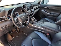 valkoinen Toyota Highlander 2022 kuva 3.