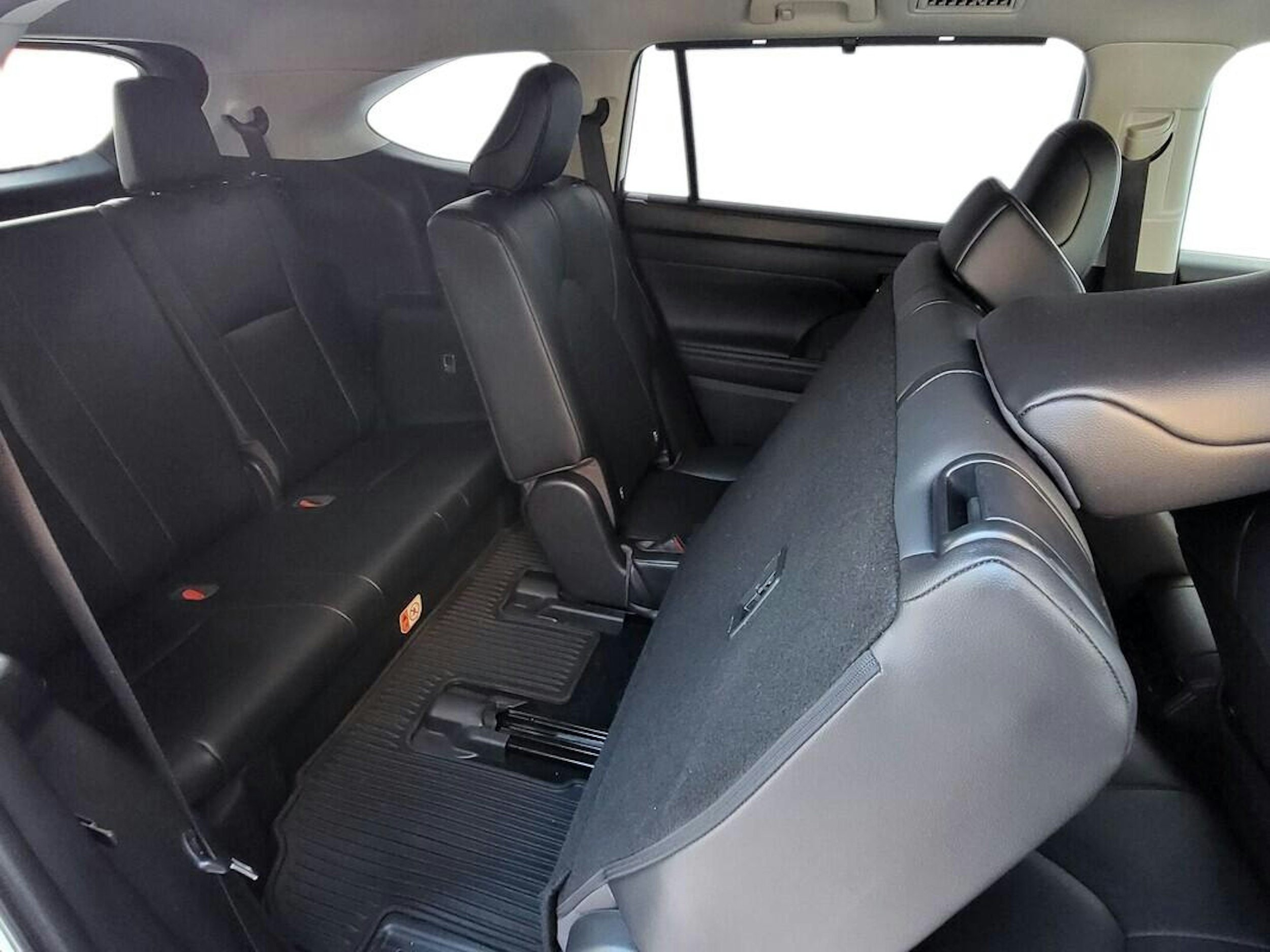 valkoinen Toyota Highlander 2022 kuva 5.