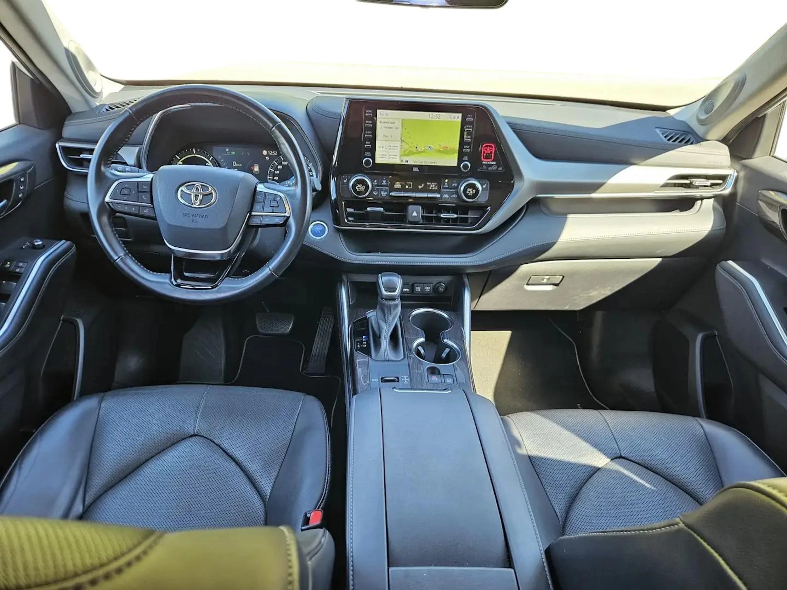 valkoinen Toyota Highlander 2022 kuva 4.