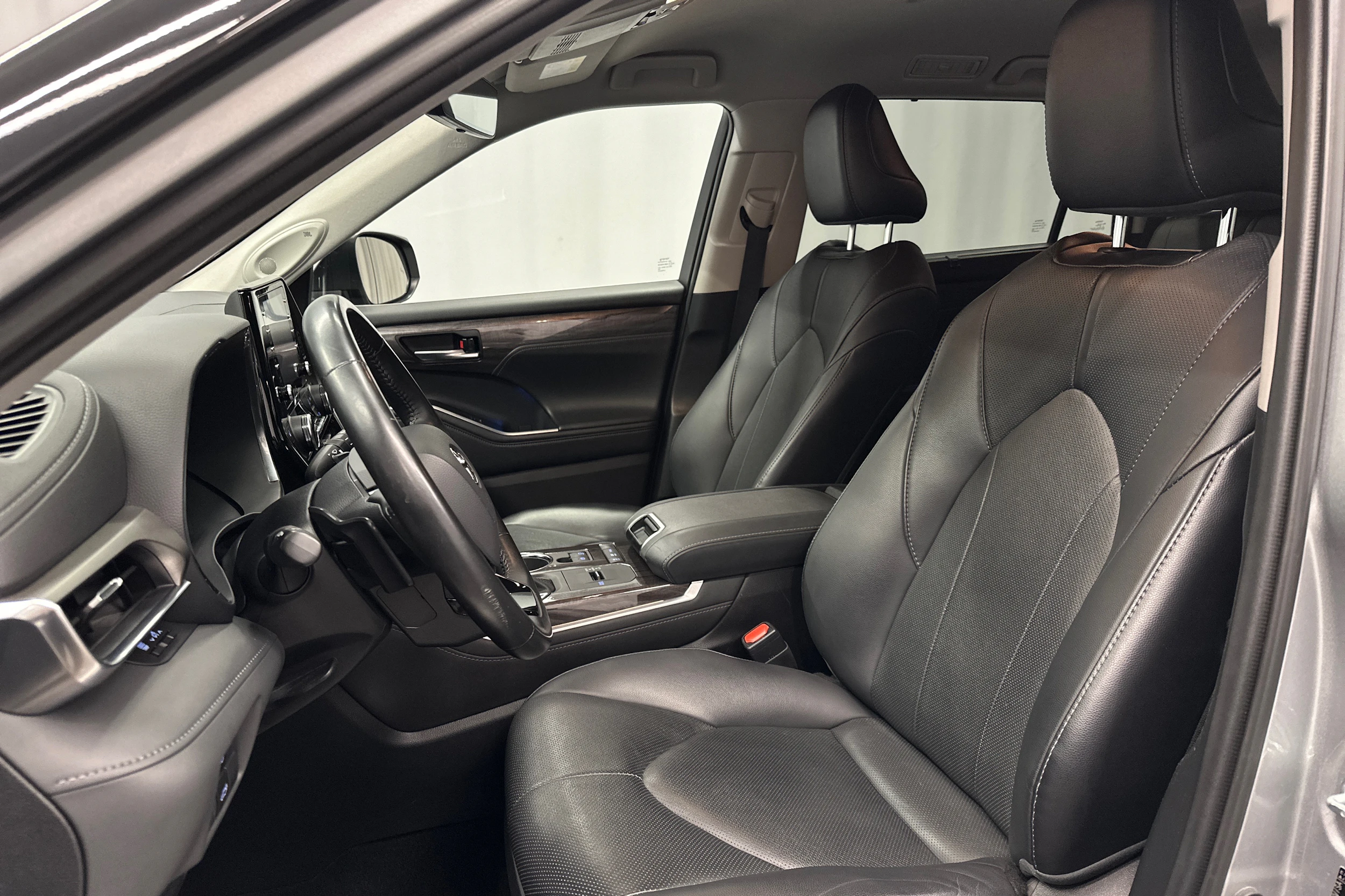 hopea Toyota Highlander 2022 kuva 11.