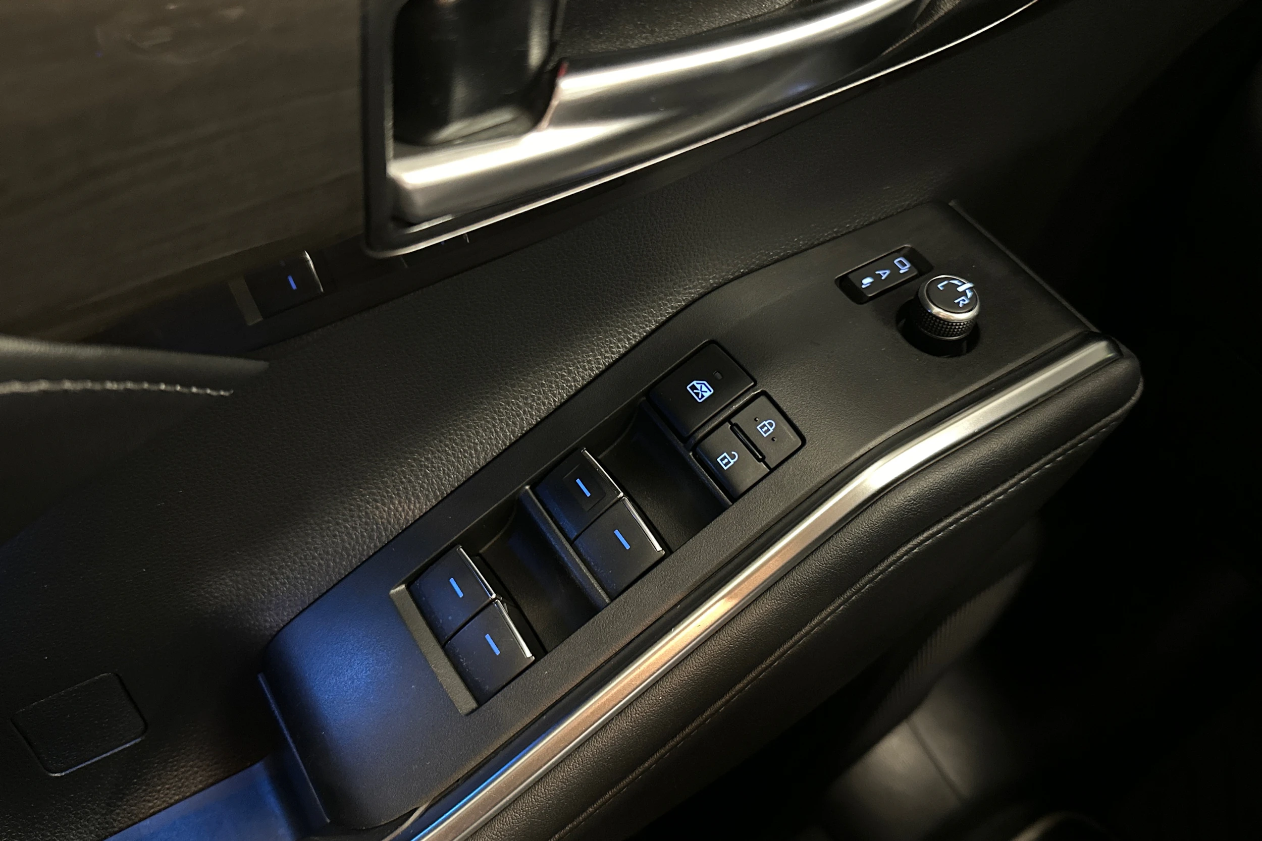 hopea Toyota Highlander 2022 kuva 16.