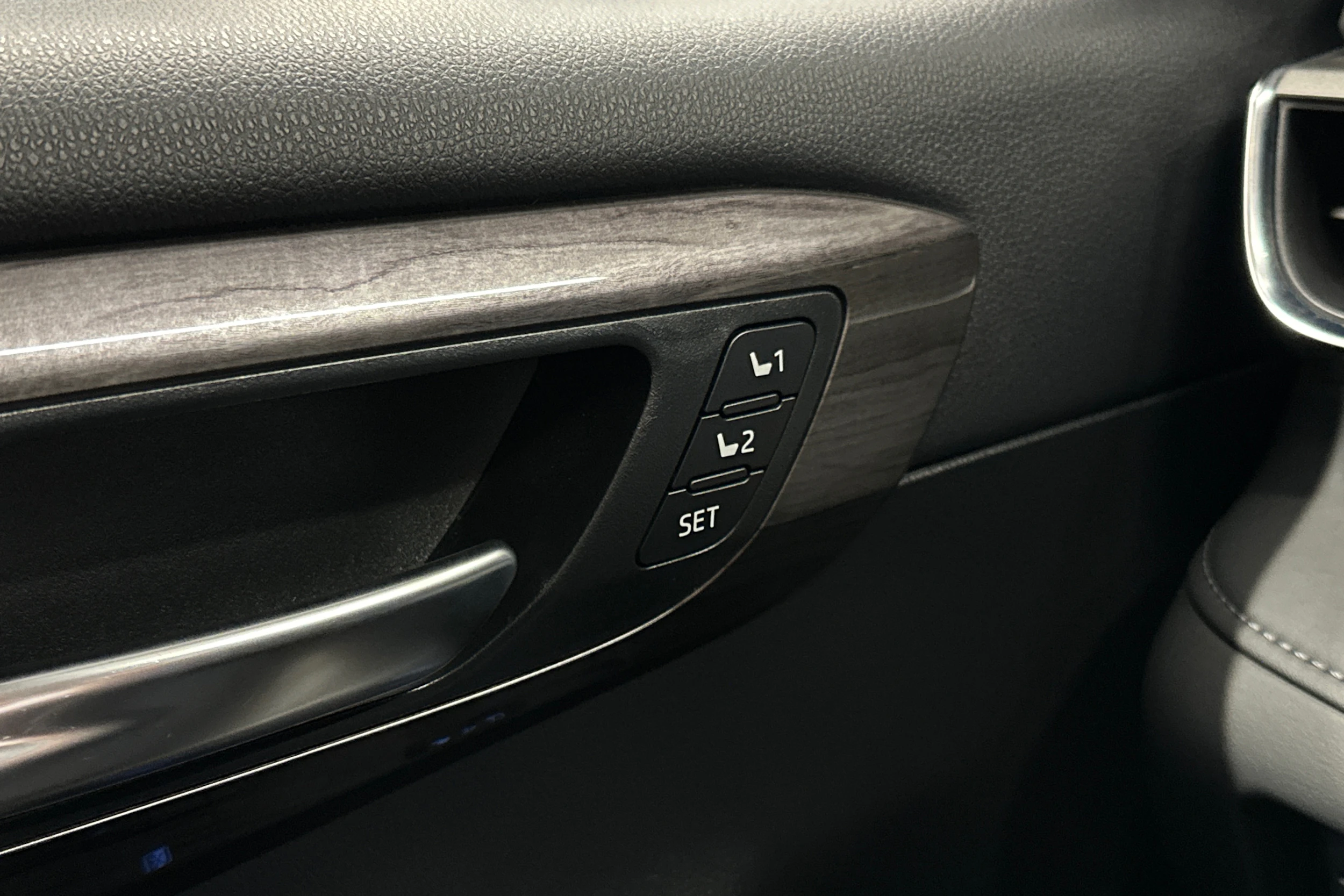 hopea Toyota Highlander 2022 kuva 17.