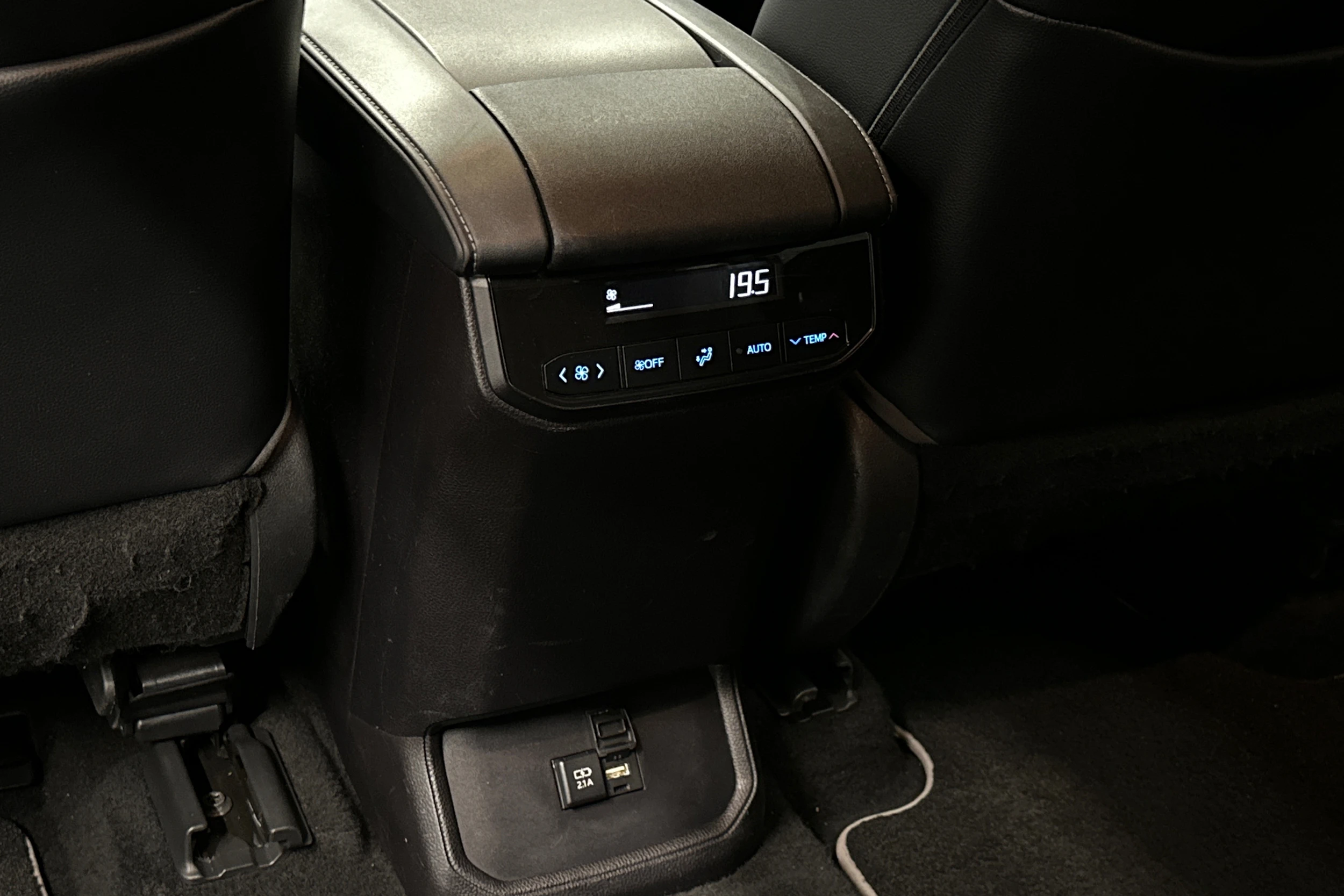hopea Toyota Highlander 2022 kuva 30.