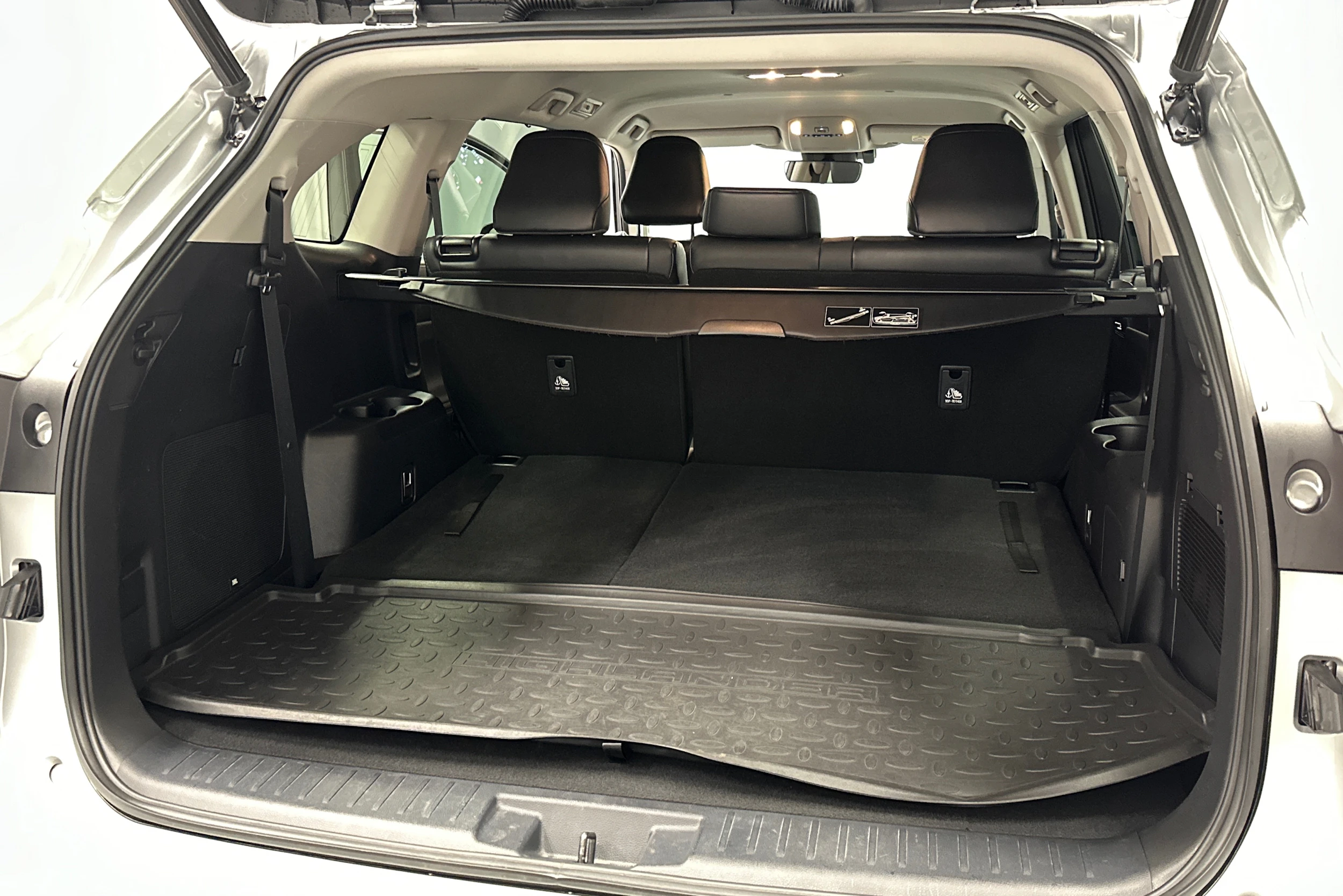 hopea Toyota Highlander 2022 kuva 31.