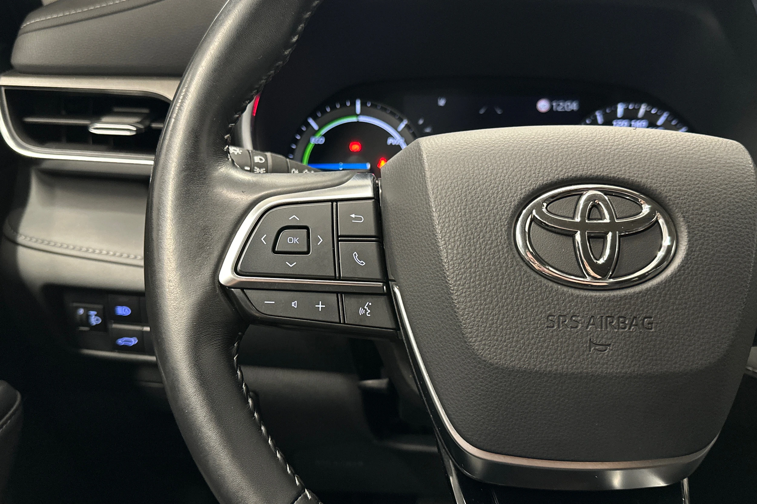 hopea Toyota Highlander 2022 kuva 11.