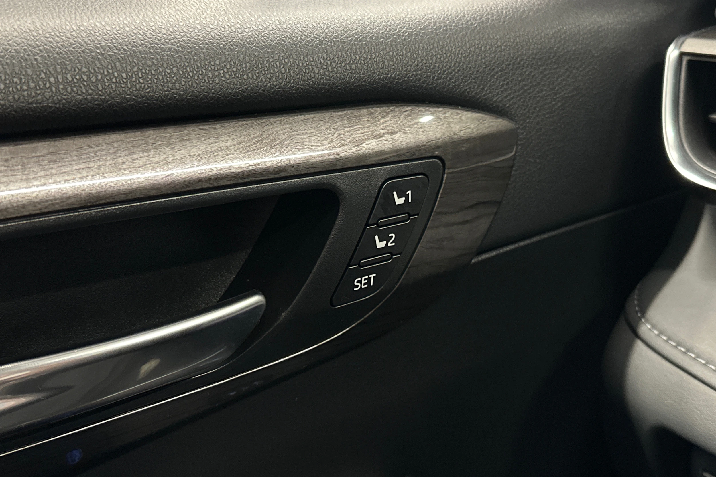 hopea Toyota Highlander 2022 kuva 16.
