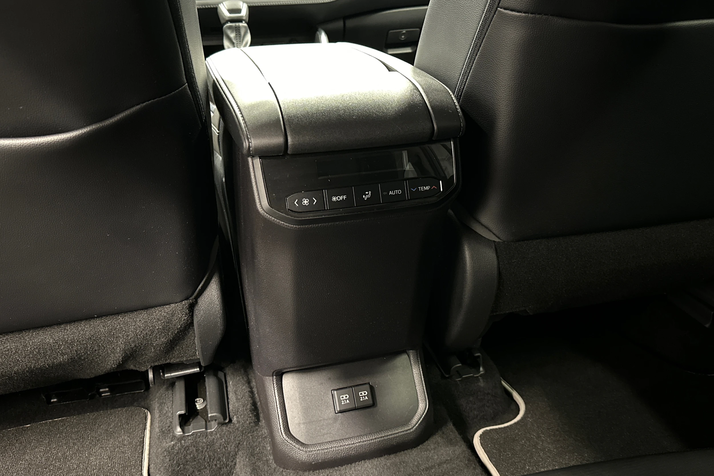 hopea Toyota Highlander 2022 kuva 36.
