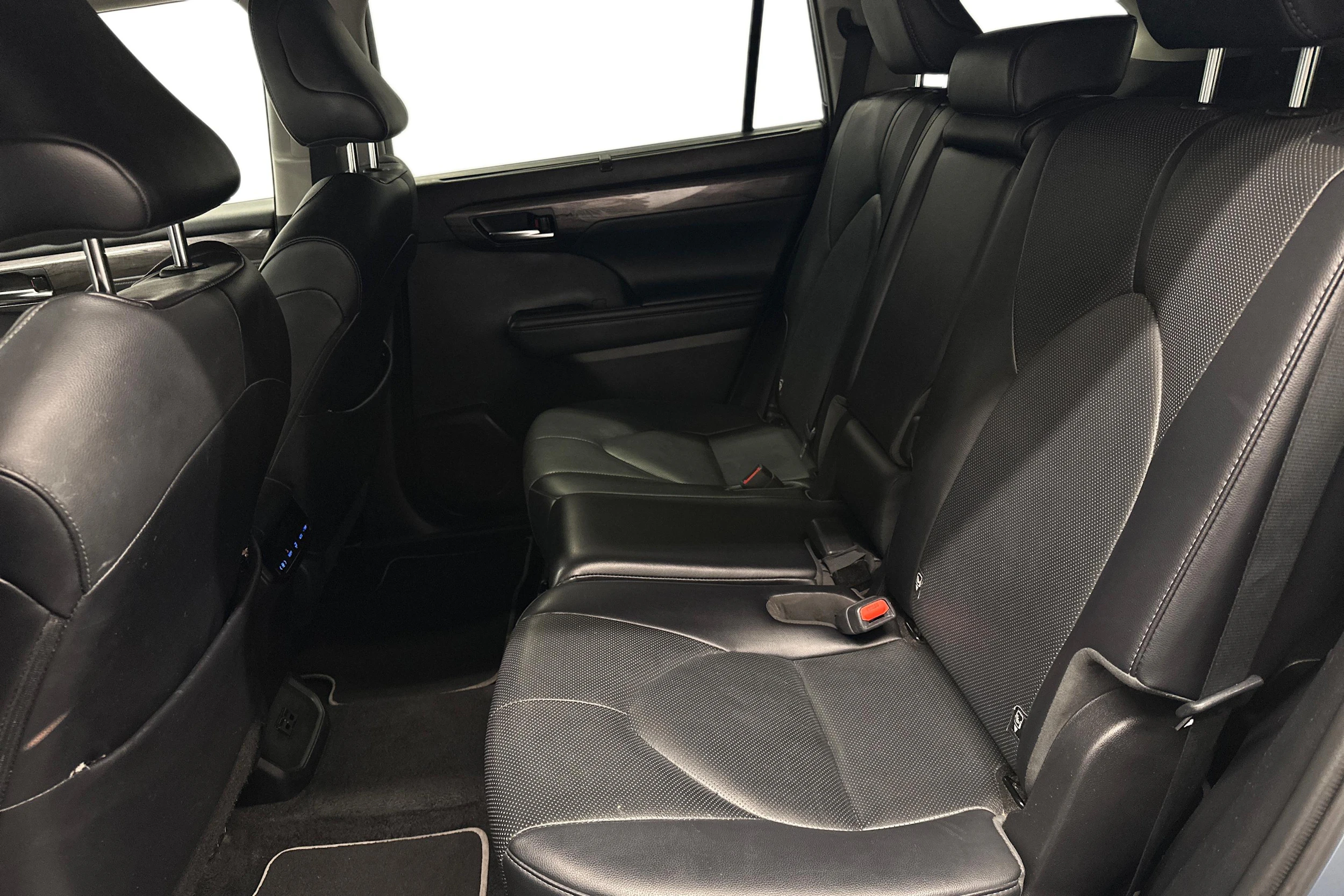 hopea Toyota Highlander 2022 kuva 8.