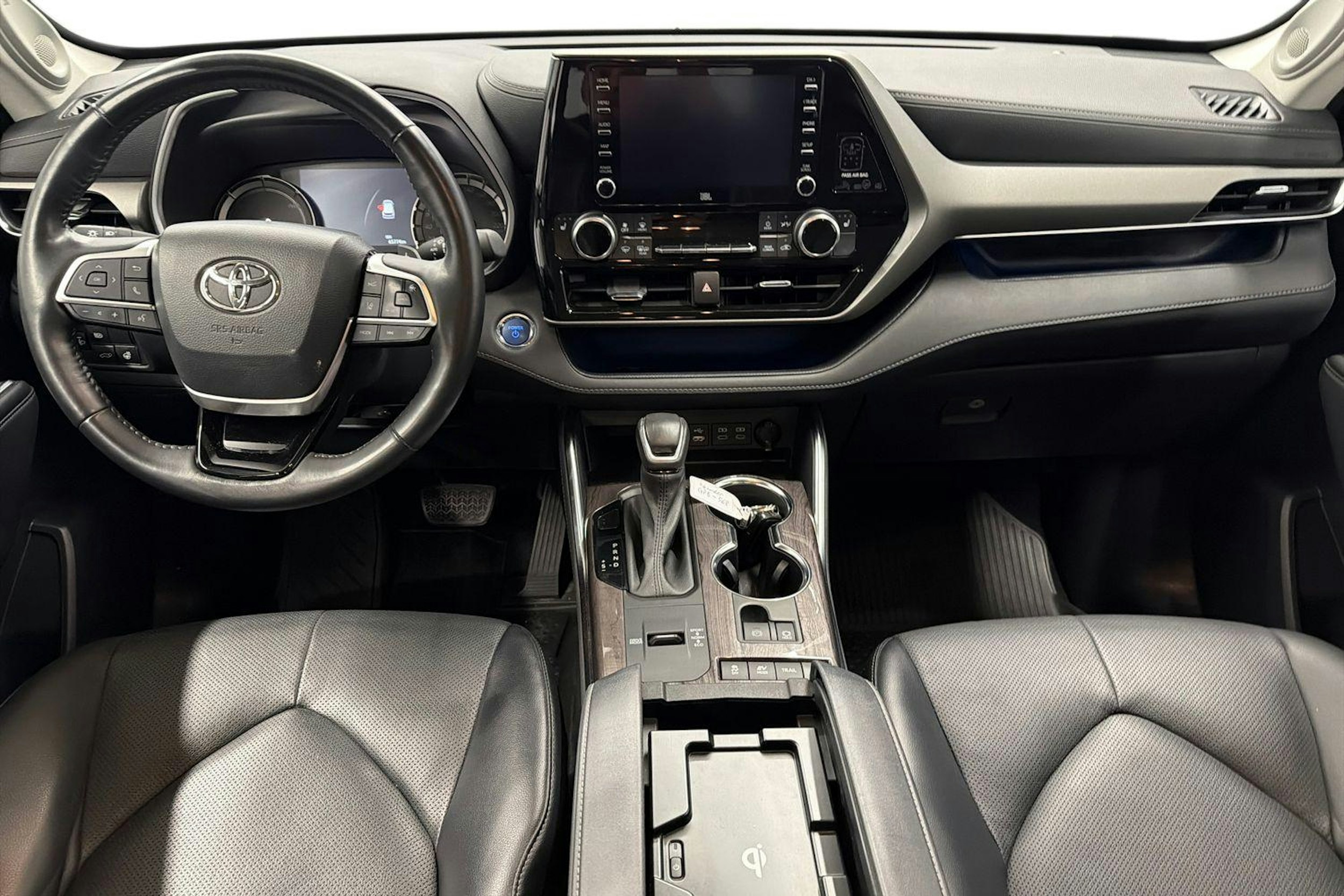 ruskea (beige) Toyota Highlander 2022 kuva 9.