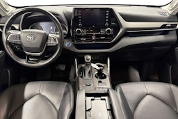ruskea (beige) Toyota Highlander 2022 kuva 9.