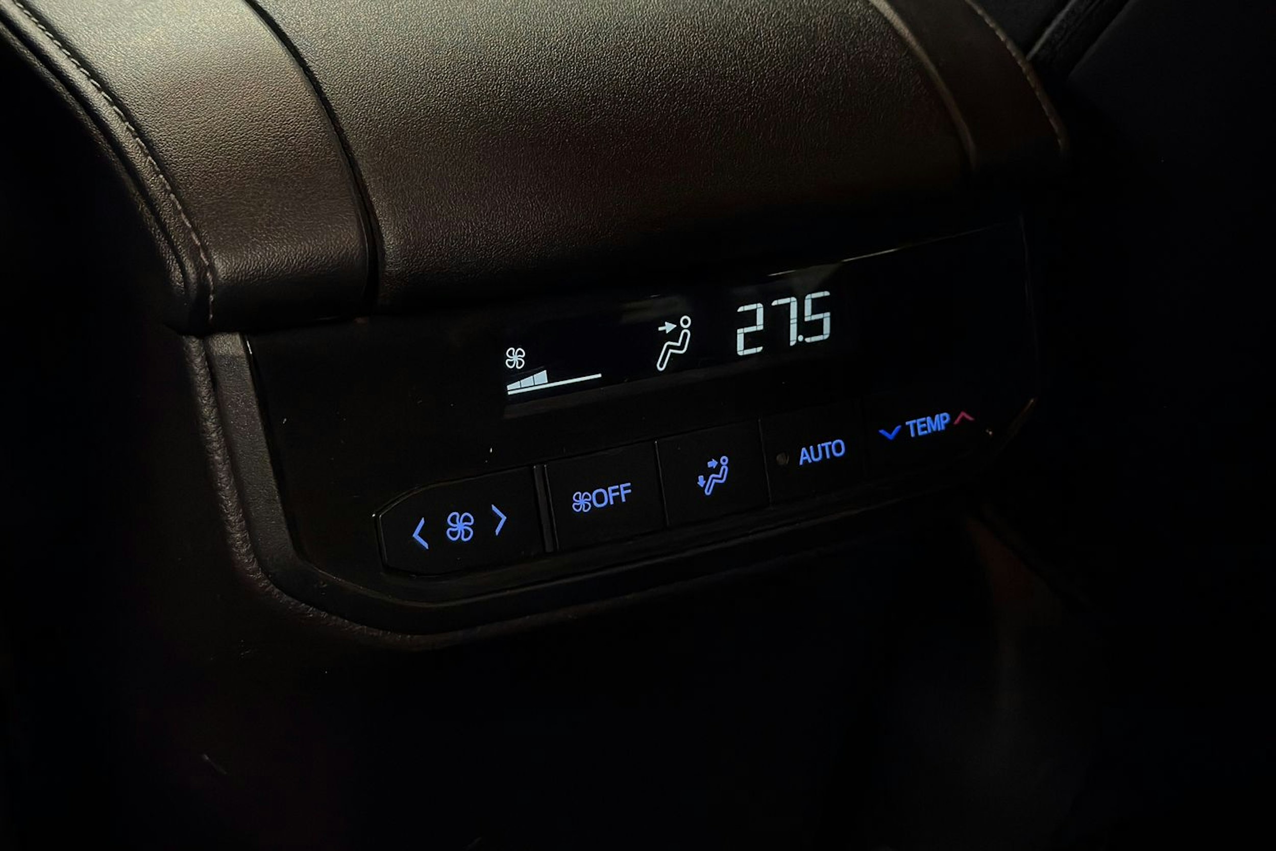 ruskea (beige) Toyota Highlander 2022 kuva 27.