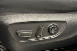 ruskea (beige) Toyota Highlander 2022 kuva 28.