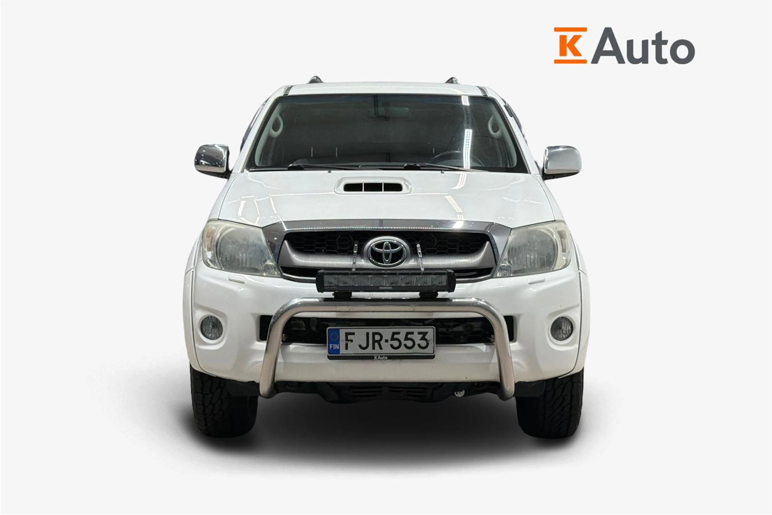 Valkoinen Toyota Hilux 2010 kuva 5.