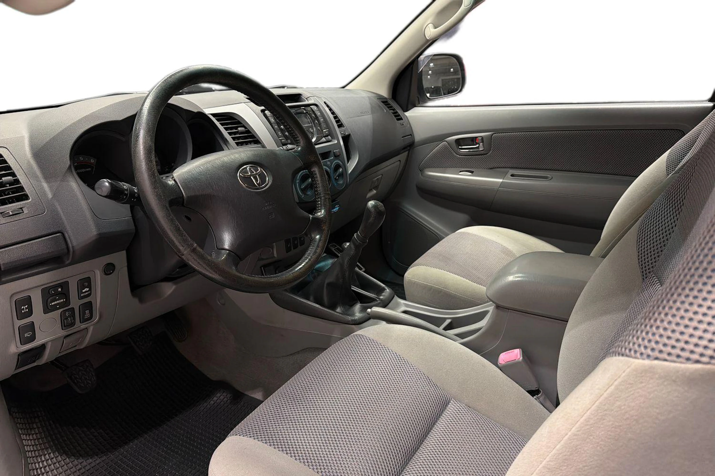 Valkoinen Toyota Hilux 2010 kuva 8.