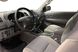 Valkoinen Toyota Hilux 2010 kuva 8.
