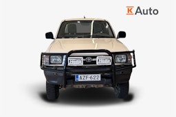 Valkoinen Toyota Hilux 2001 kuva 5.