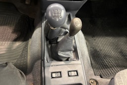 Valkoinen Toyota Hilux 2001 kuva 14.