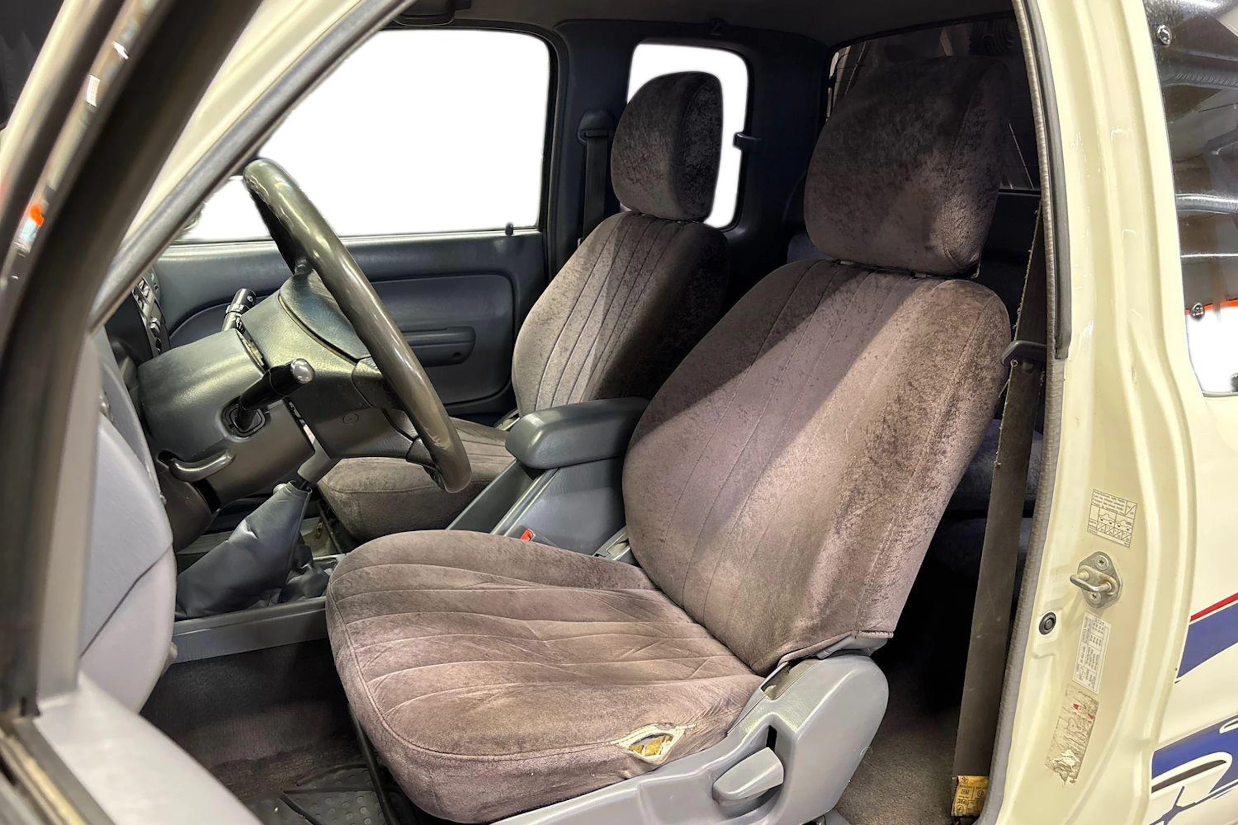 valkoinen Toyota Hilux 2002 kuva 6.