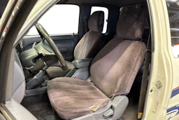 valkoinen Toyota Hilux 2002 kuva 6.