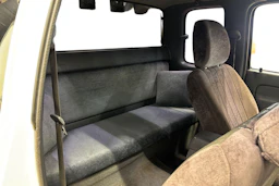 valkoinen Toyota Hilux 2002 kuva 8.