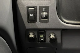 valkoinen Toyota Hilux 2002 kuva 10.