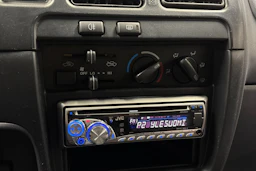 valkoinen Toyota Hilux 2002 kuva 12.