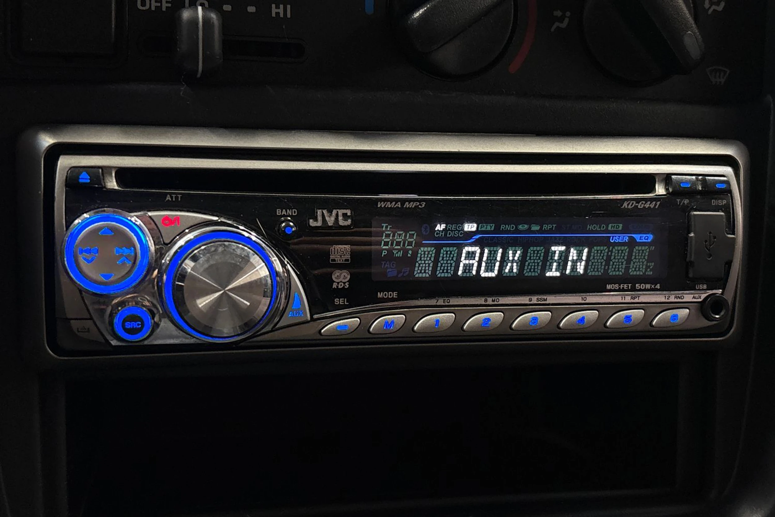 valkoinen Toyota Hilux 2002 kuva 13.