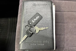 valkoinen Toyota Hilux 2002 kuva 19.