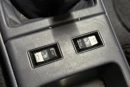 musta Toyota Hilux 2003 kuva 17.