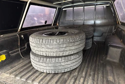 musta Toyota Hilux 2003 kuva 19.