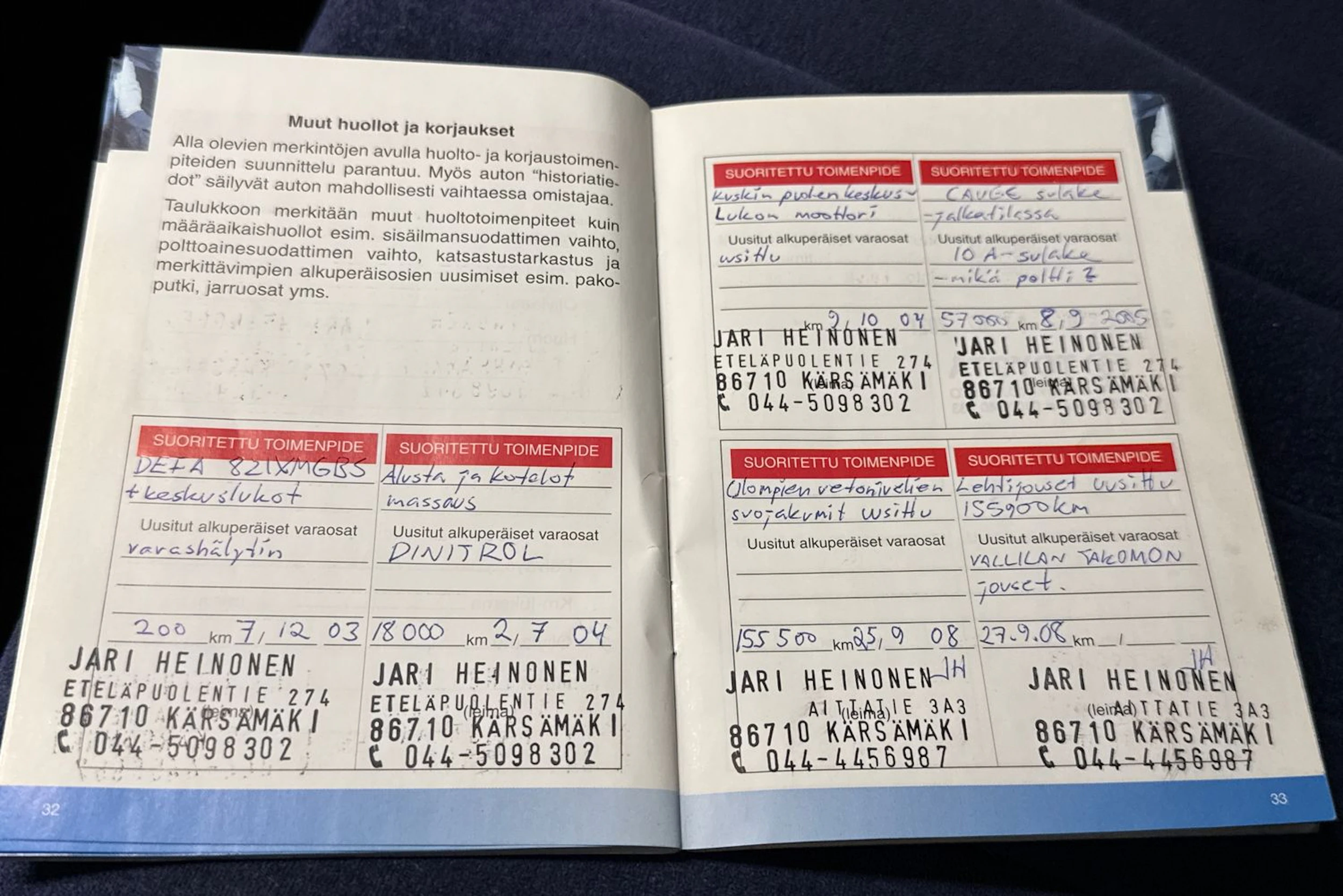 musta Toyota Hilux 2003 kuva 26.