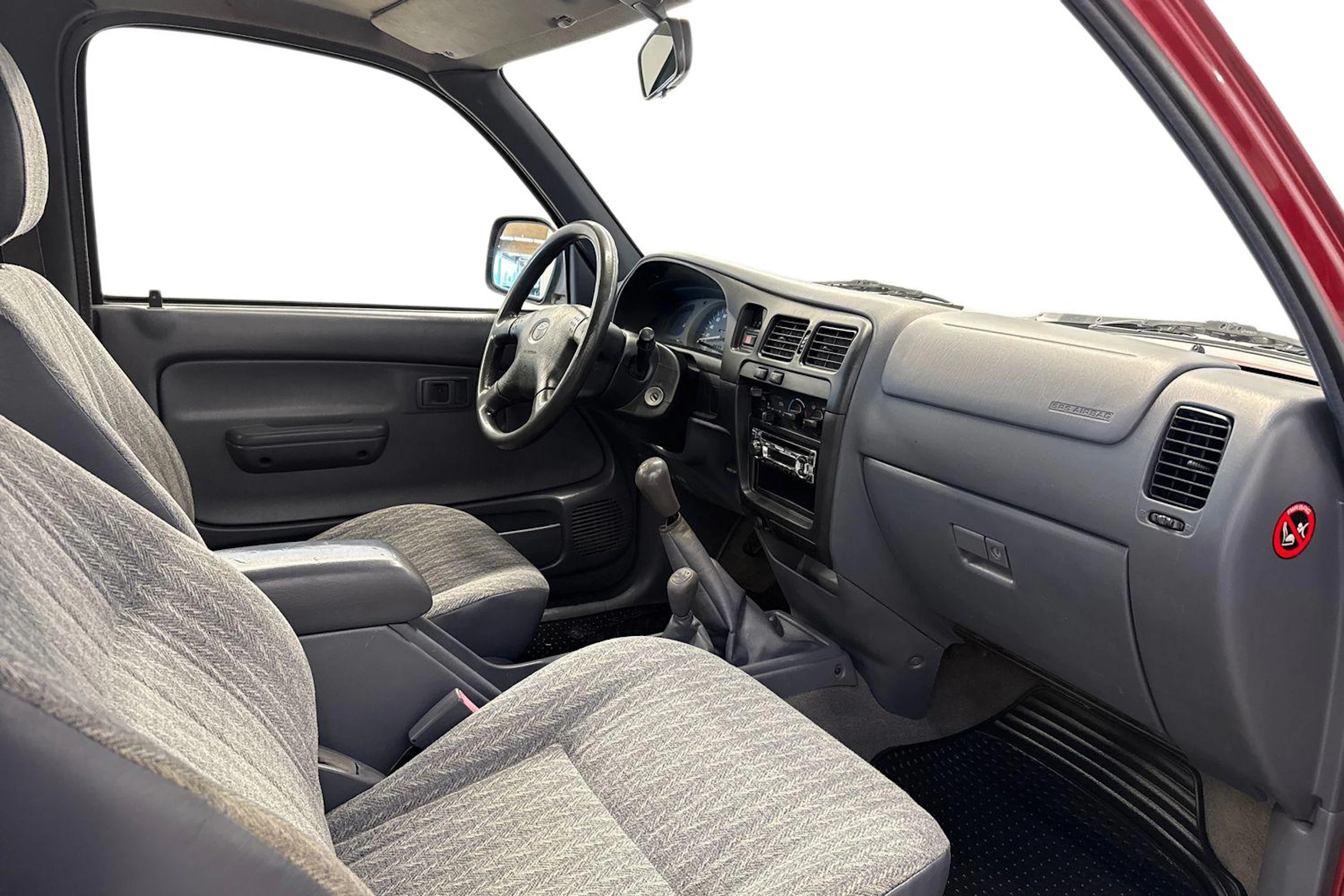 punainen Toyota Hilux 2004 kuva 9.