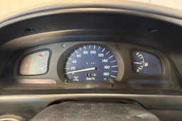 punainen Toyota Hilux 2004 kuva 17.