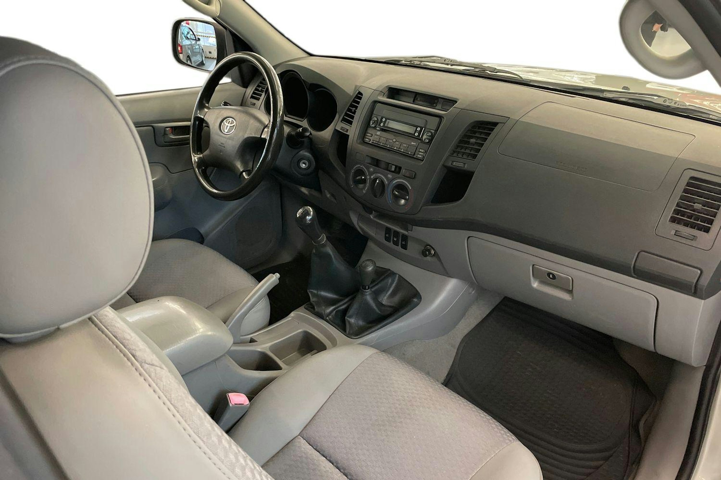 Hopea Toyota Hilux 2006 kuva 9.
