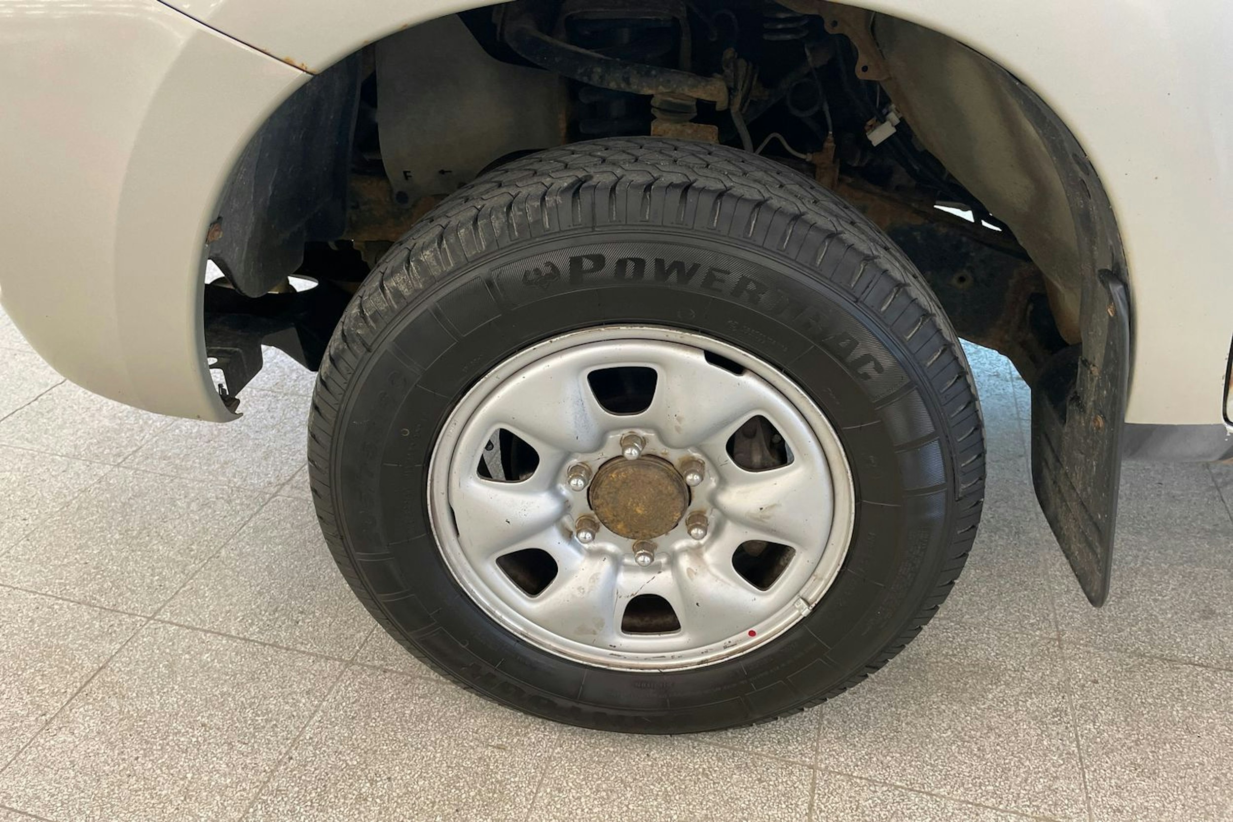 Hopea Toyota Hilux 2006 kuva 11.
