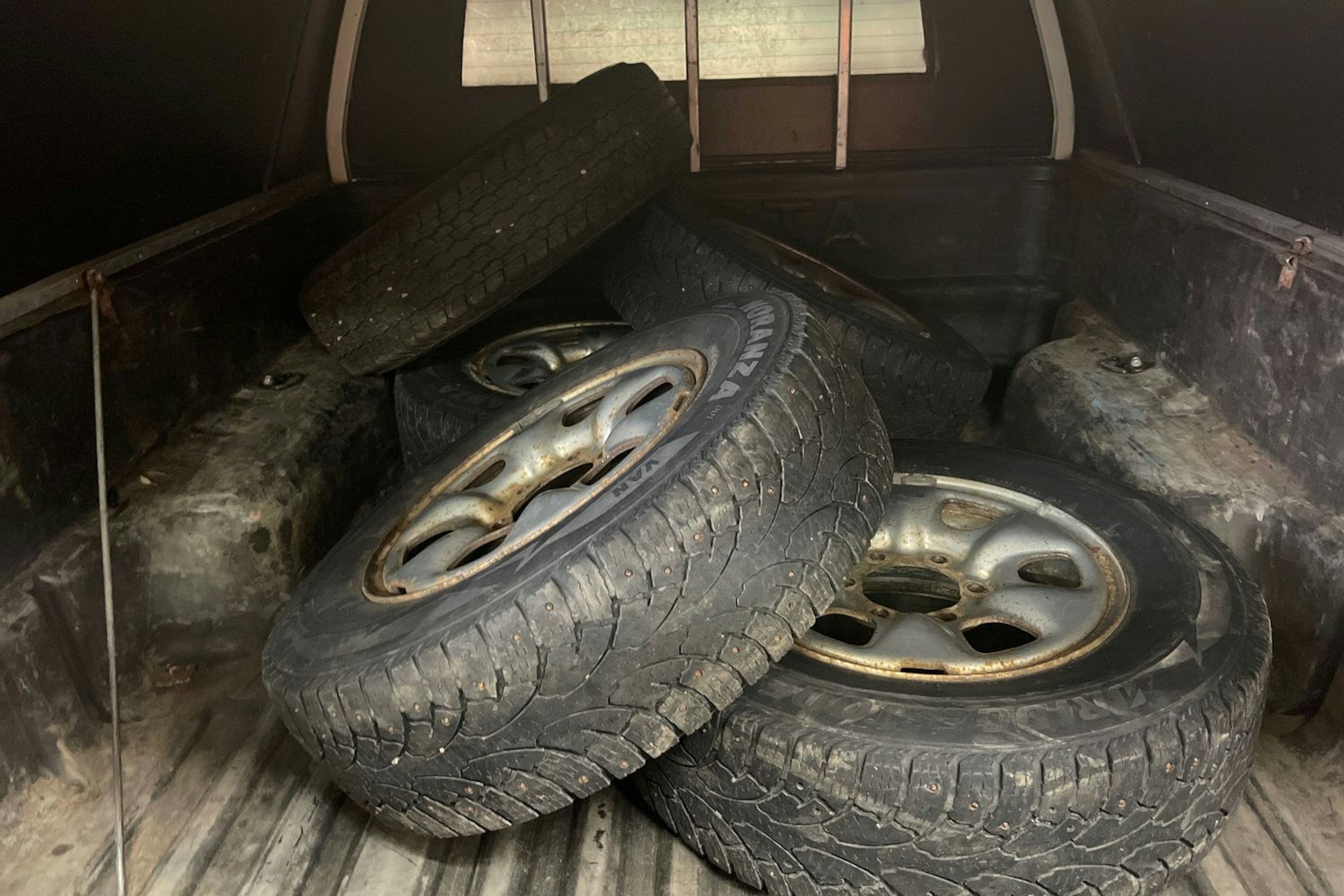 Hopea Toyota Hilux 2006 kuva 19.