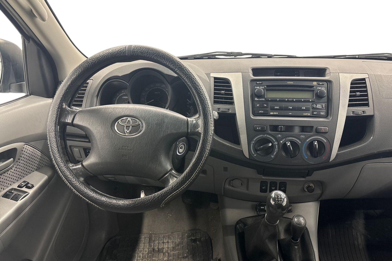 Toyota Hilux 2006, kuva 7/34
