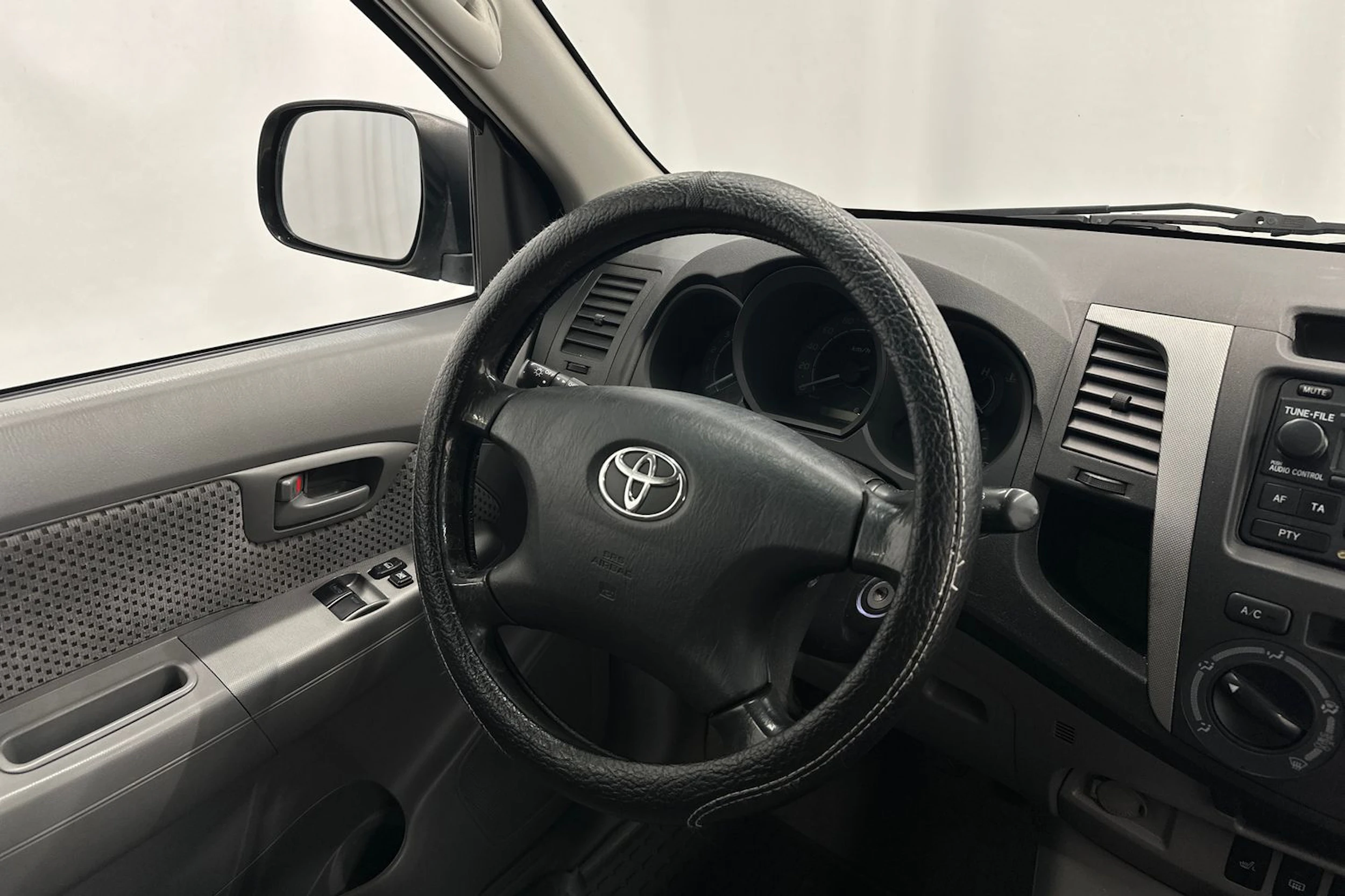 hopea Toyota Hilux 2006 kuva 10.