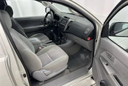 hopea Toyota Hilux 2006 kuva 22.