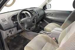 musta Toyota Hilux 2006 kuva 6.