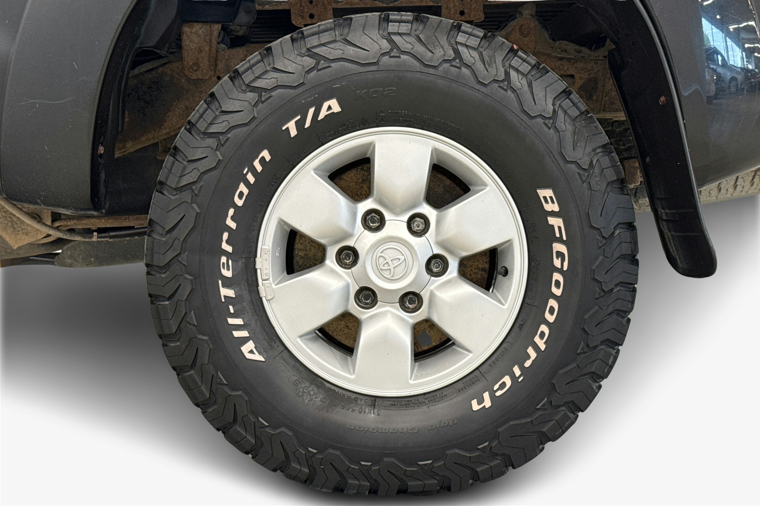 musta Toyota Hilux 2006 kuva 9.