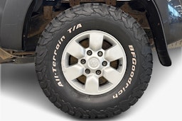 musta Toyota Hilux 2006 kuva 9.