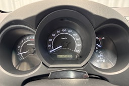 musta Toyota Hilux 2006 kuva 12.