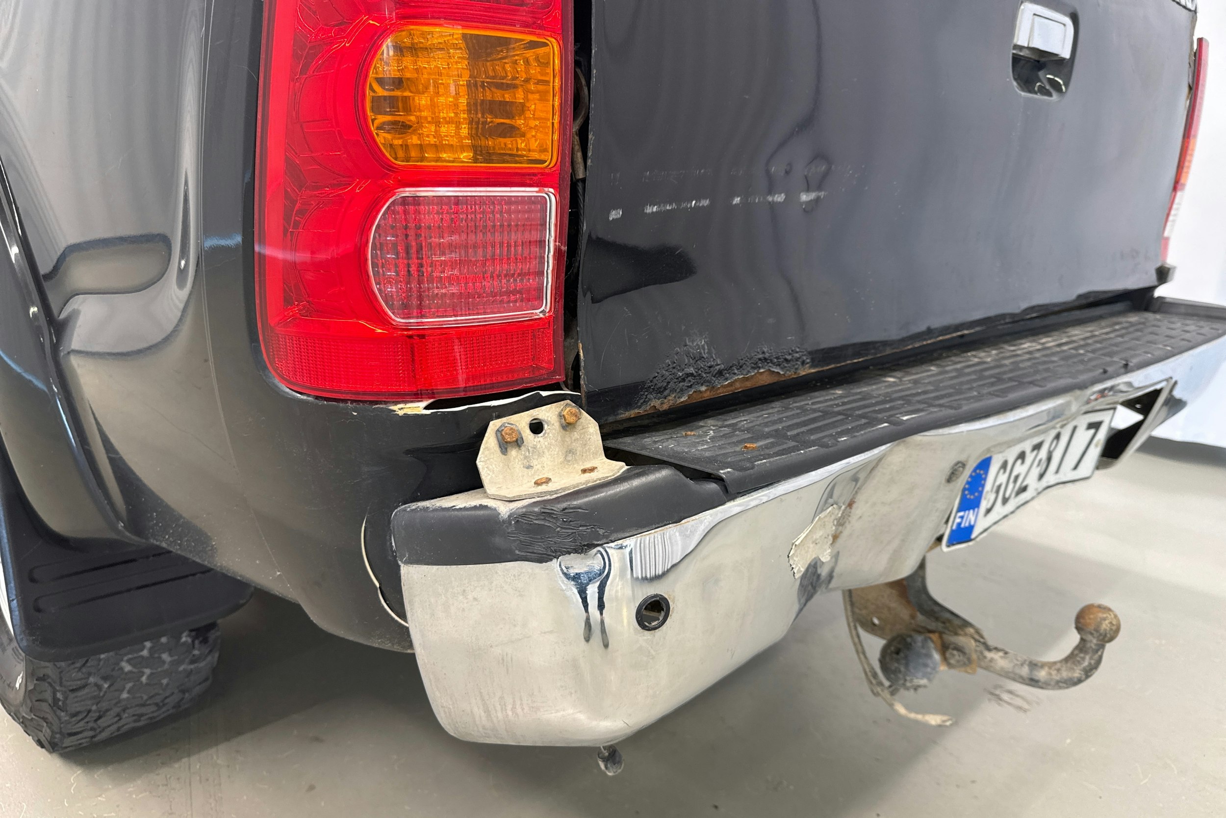 musta Toyota Hilux 2006 kuva 22.