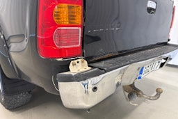 musta Toyota Hilux 2006 kuva 22.