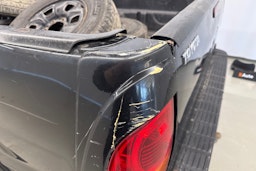 musta Toyota Hilux 2006 kuva 23.