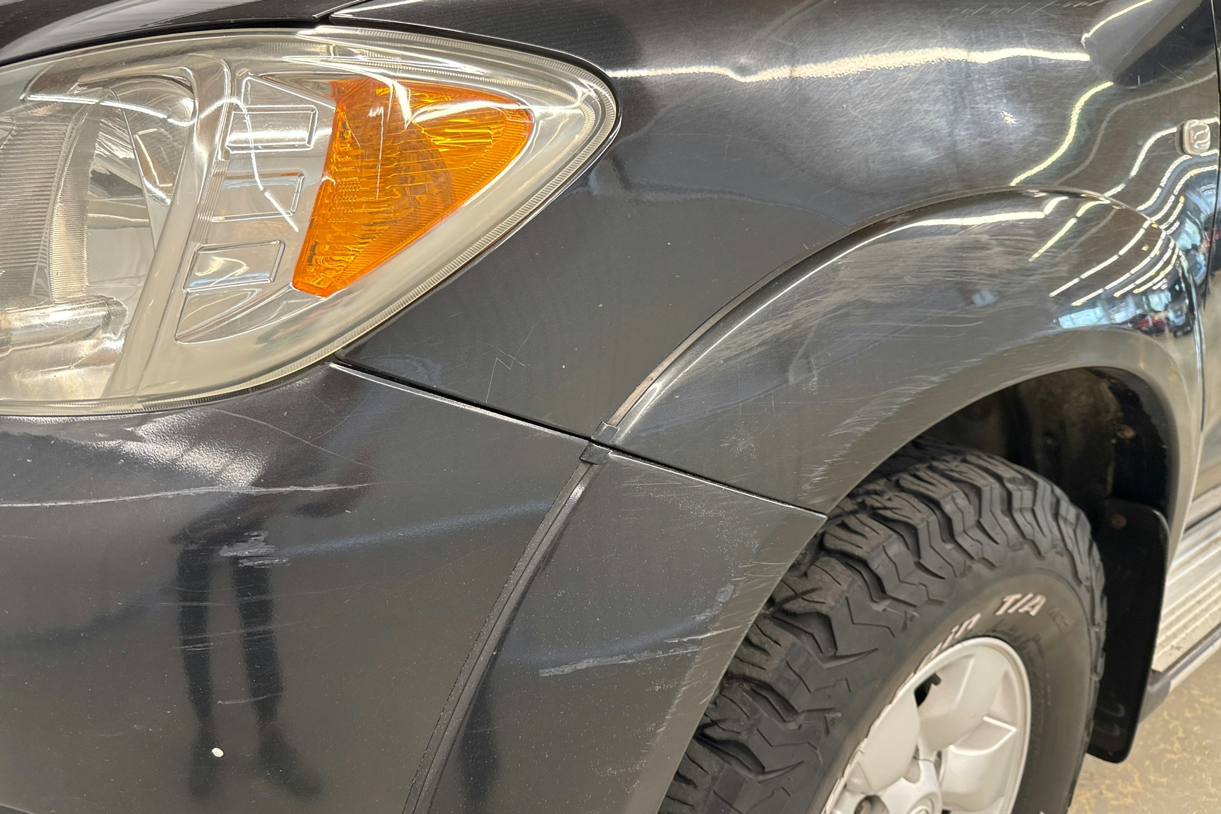 musta Toyota Hilux 2006 kuva 25.