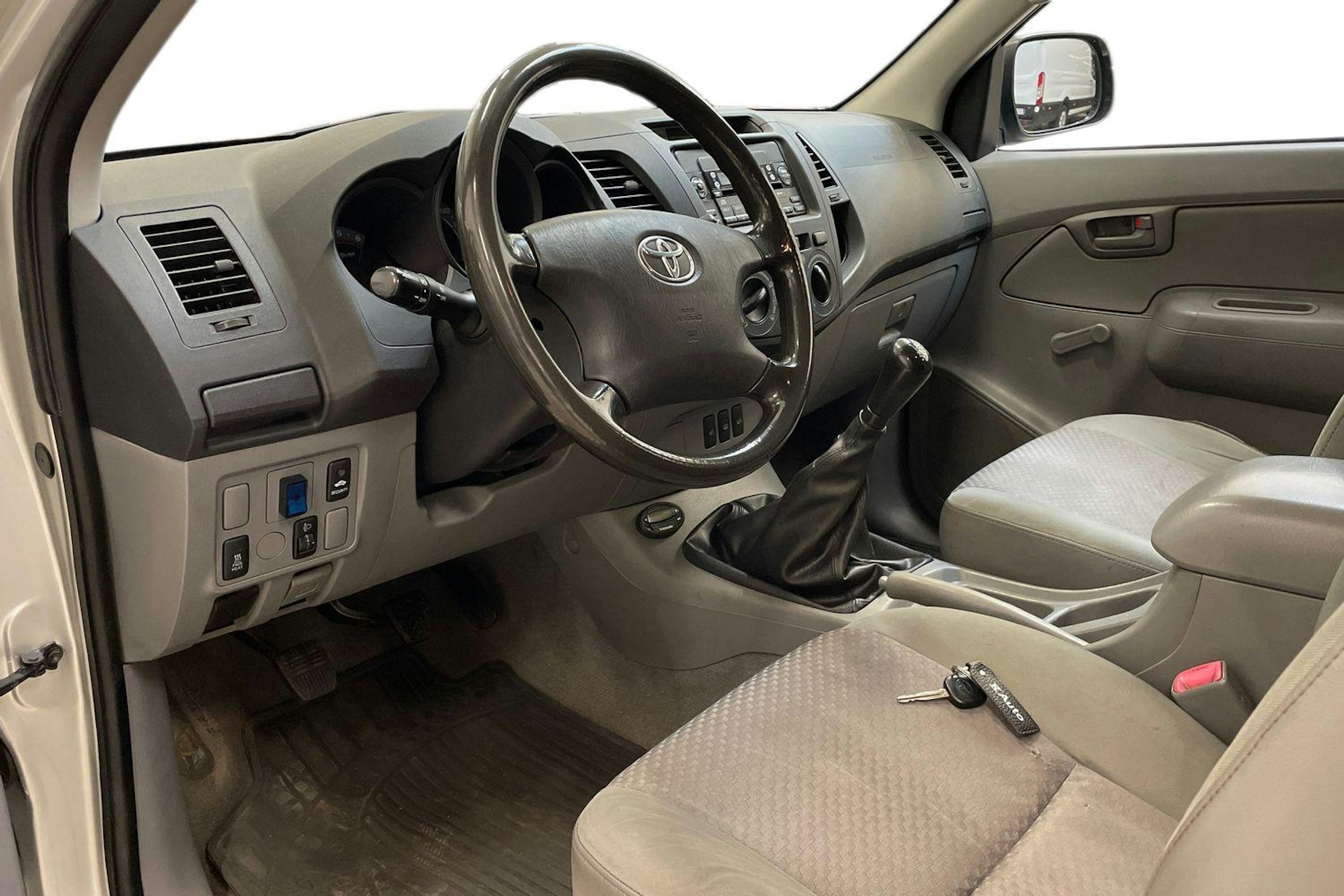 hopea Toyota Hilux 2007 kuva 8.