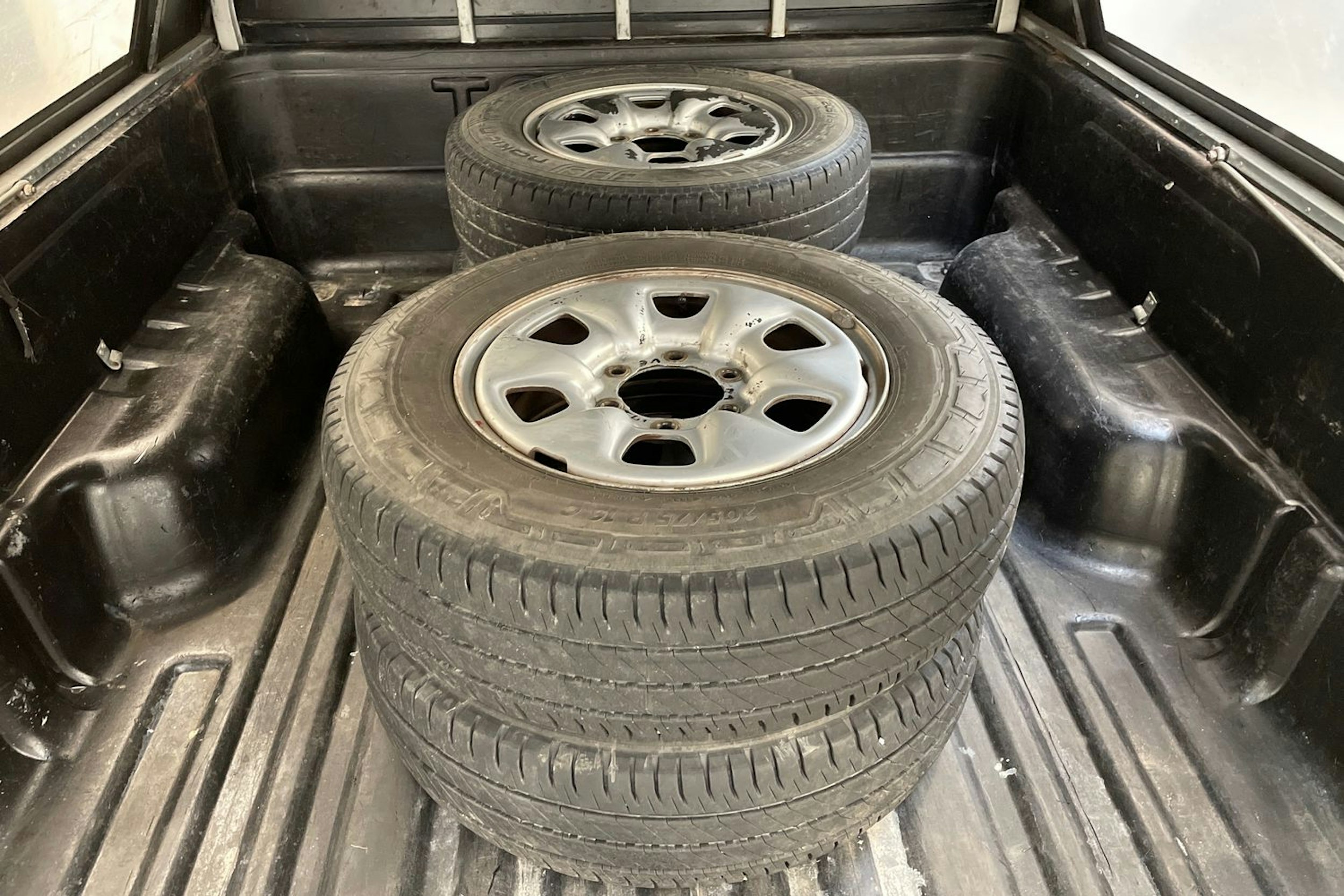 hopea Toyota Hilux 2007 kuva 15.